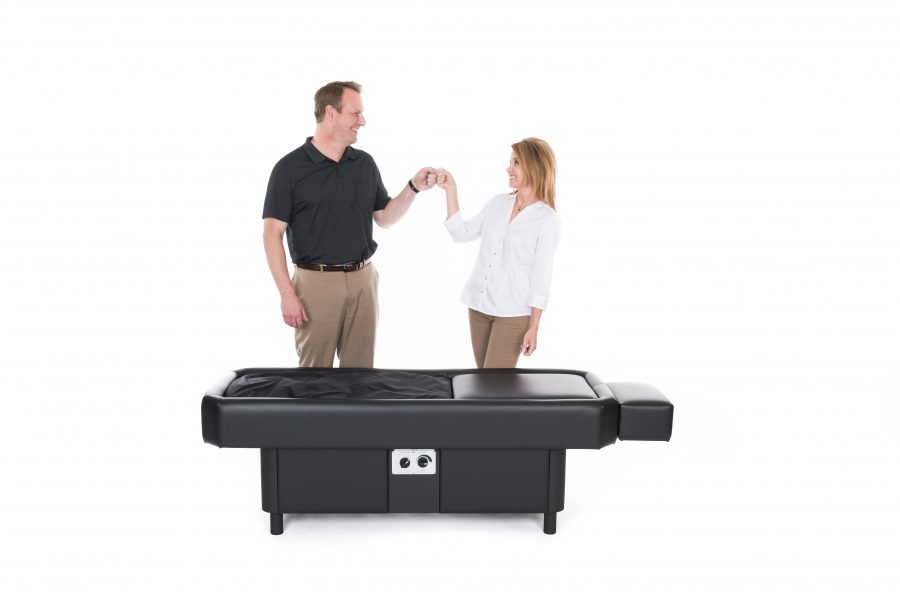 two happy people by Sidmar hydromassage table